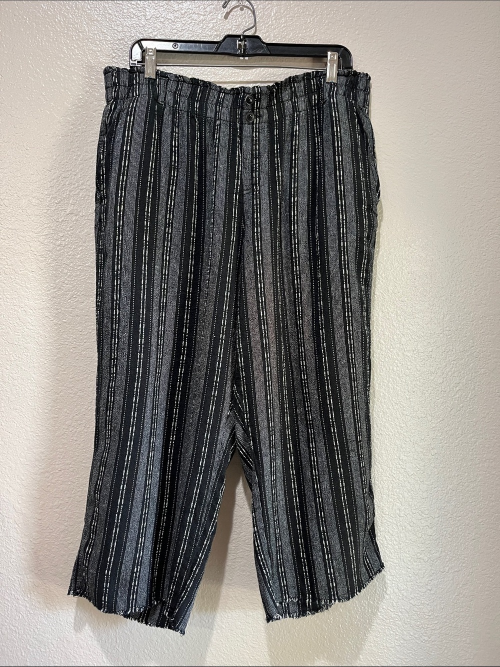 Briggs New York Black White Striped Wide-Leg Capris Pants Sz XL Boho TC0378